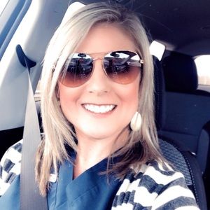 Meet your Posher, Laura